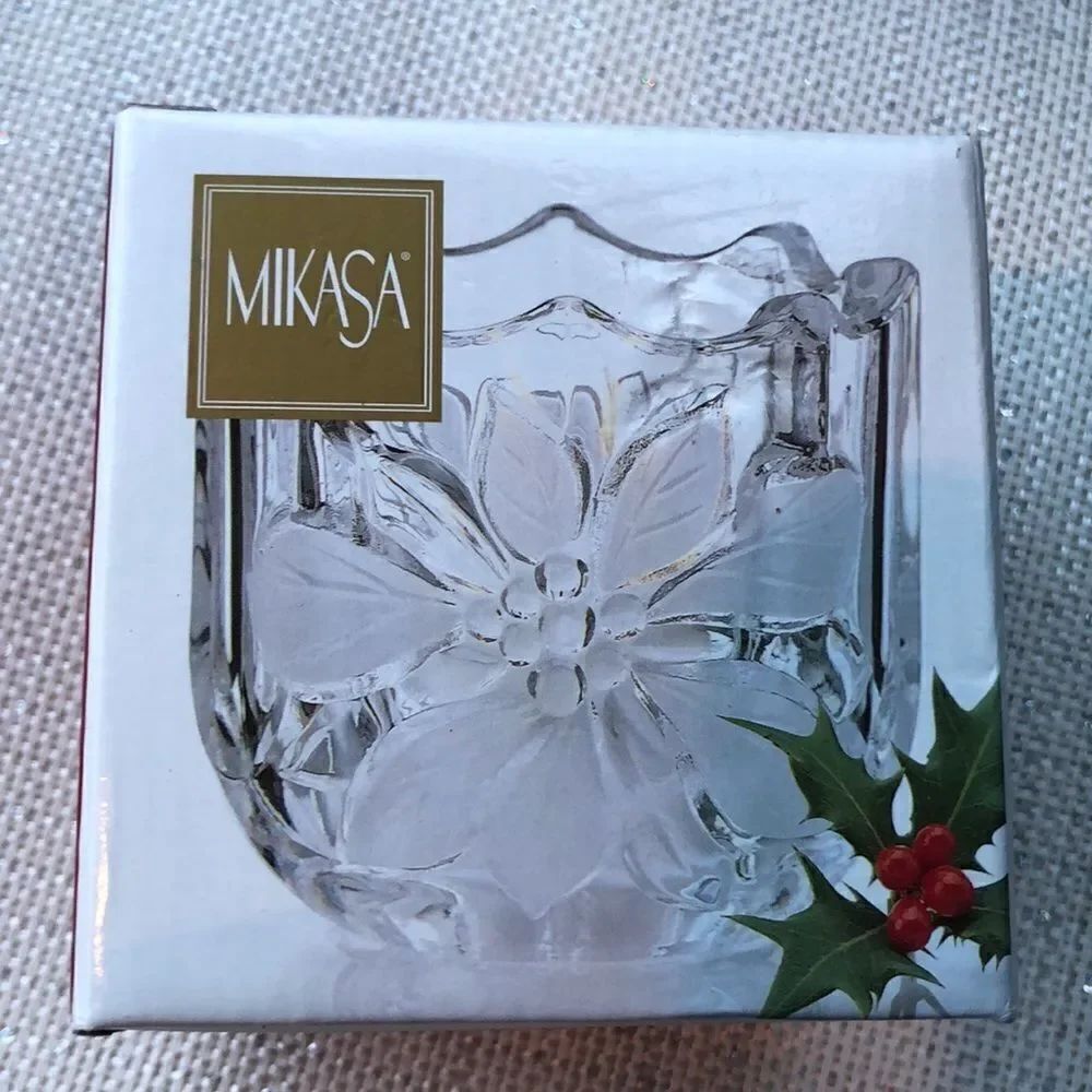 Mikasa Festive Poinsettia Candle Holder